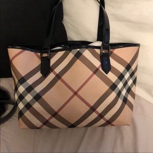 burberry purse